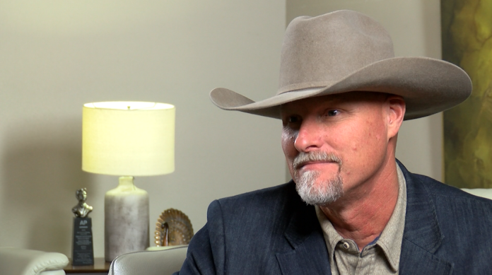 U.S. Senate candidate Sheriff Mark Lamb visits Yuma